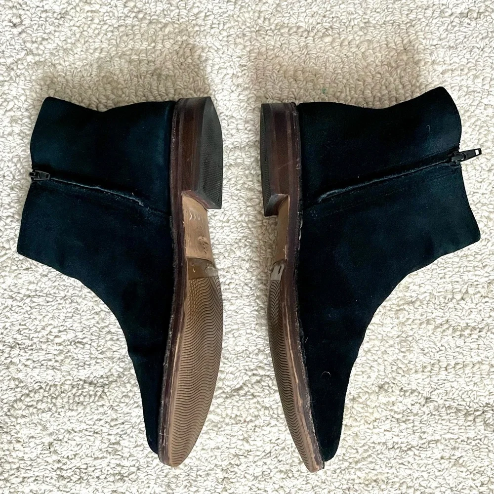 Clarks Black Suede Ankle Boots Side Zip Low Heel Size 8 - Picture 4 of 10